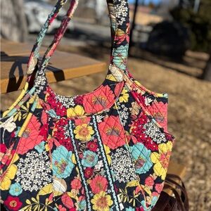 Vera Bradley happy snails retired print magnetic. Excellent used condition